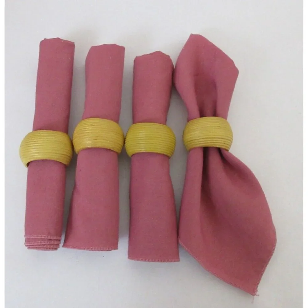 Set of 4 Vintage Ribbed Ceramic Brown Napkin Rings Holders & Pink Fabric Napkins